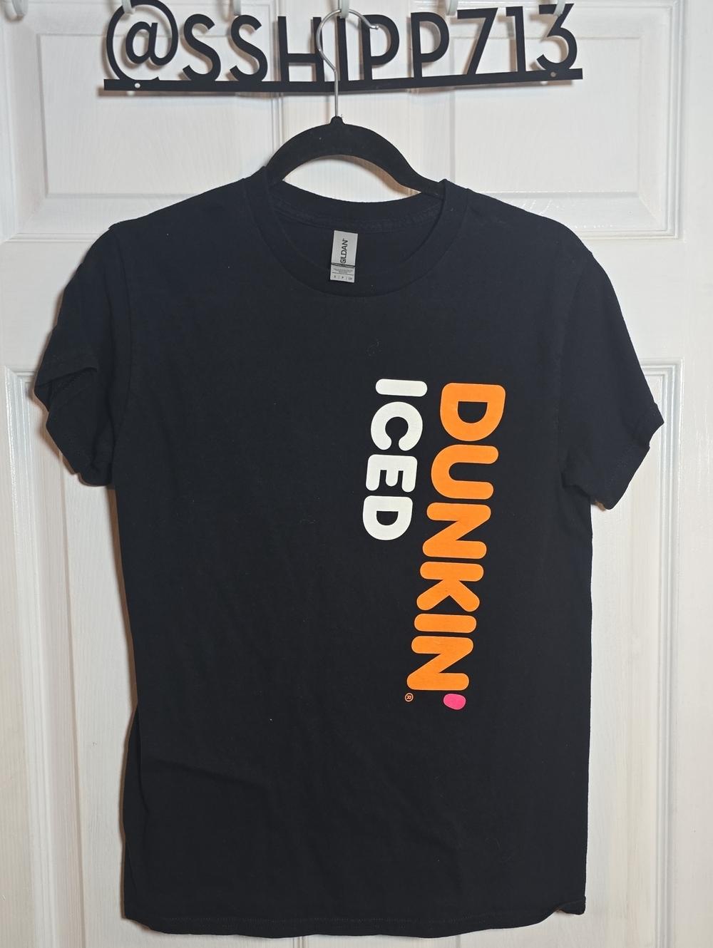 Gildan S Small Black Short Sleeve Tee Dunkin Iced Logo in Orange, White, Pink
